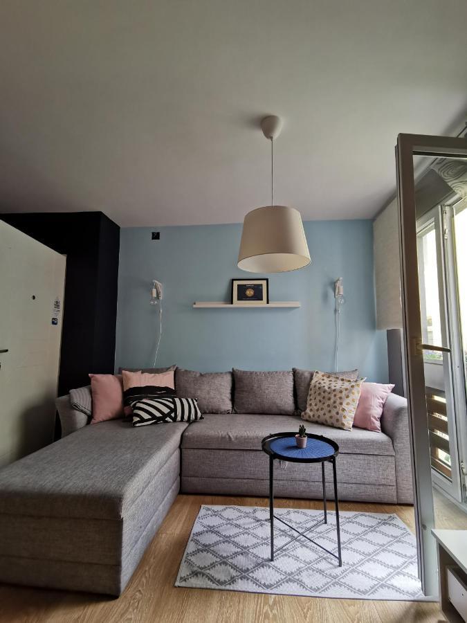 Hotel Nest Belgrado Esterno foto