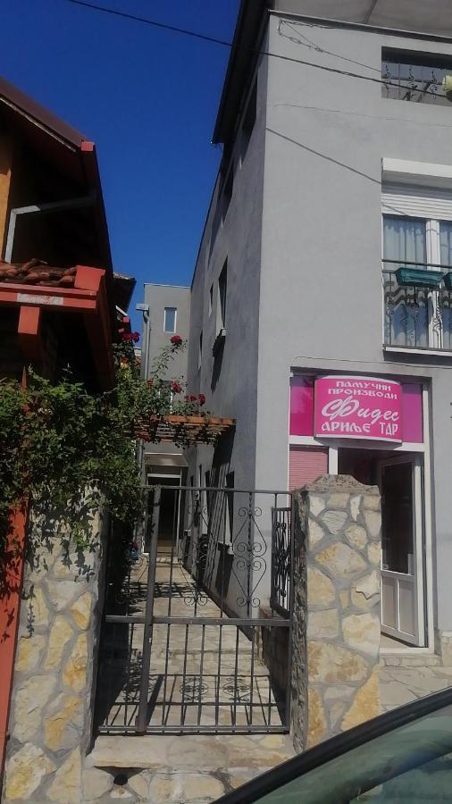Hotel Nest Belgrado Esterno foto