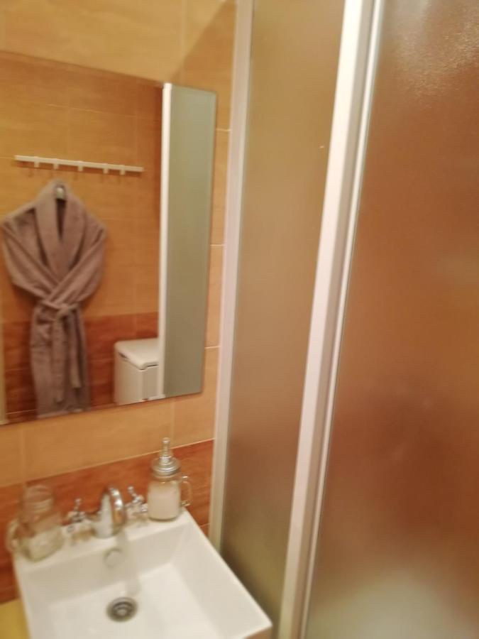 Hotel Nest Belgrado Esterno foto