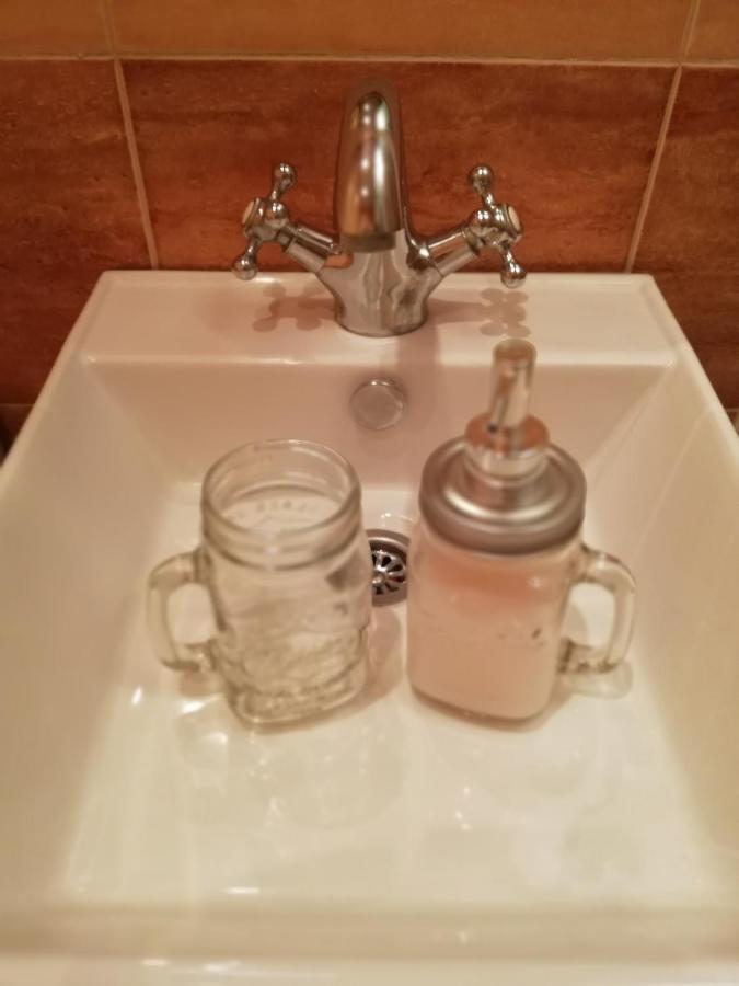 Hotel Nest Belgrado Esterno foto