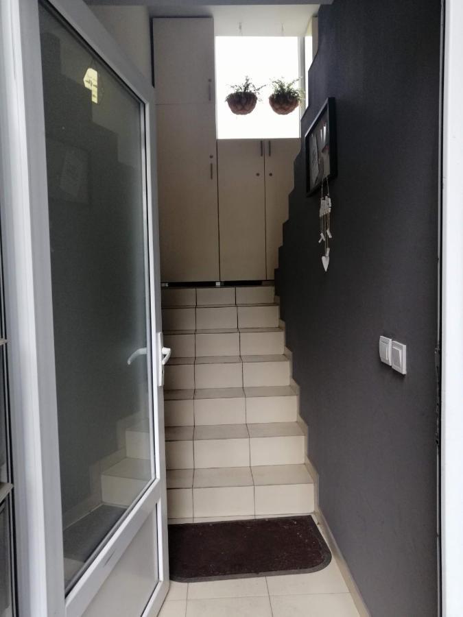 Nest Apartment Zemun Belgrado Esterno foto