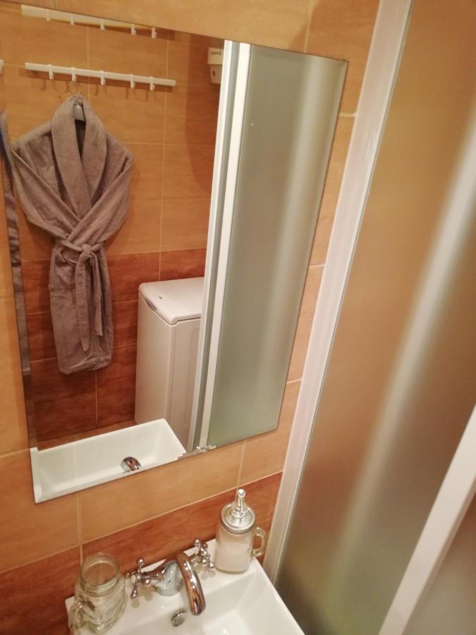 Hotel Nest Belgrado Esterno foto