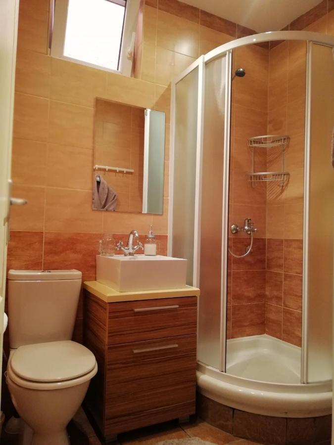 Hotel Nest Belgrado Esterno foto